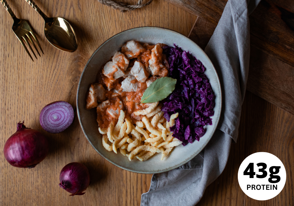 Chicken with red cabbage & spaetzle