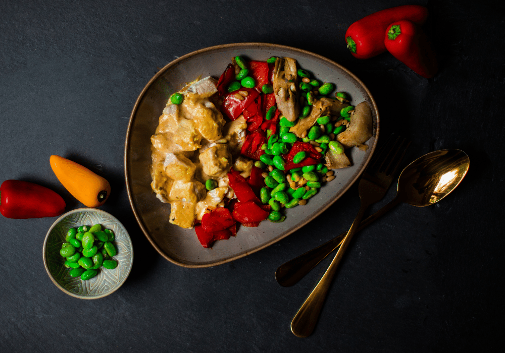 Chicken with soybean-artichoke mix