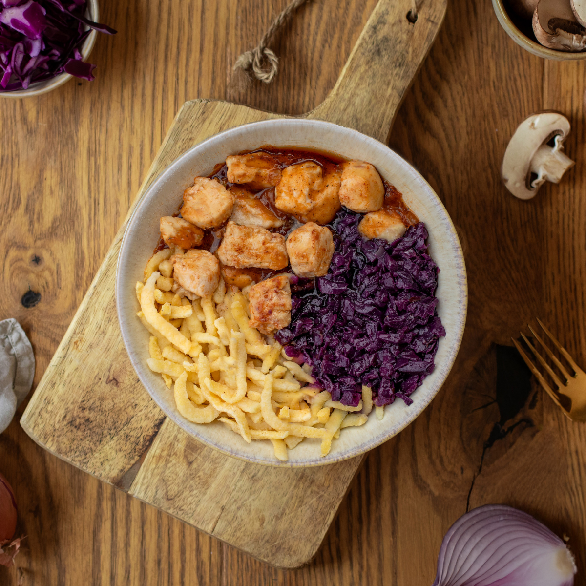 CH: Hähnchen mit Rotkohl & Spätzle